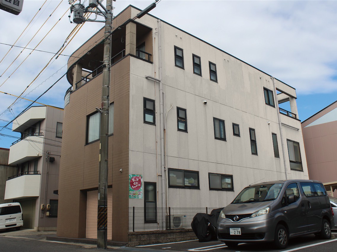 知立市幸町　O様邸｜外壁：ベージュ/ブラウン系