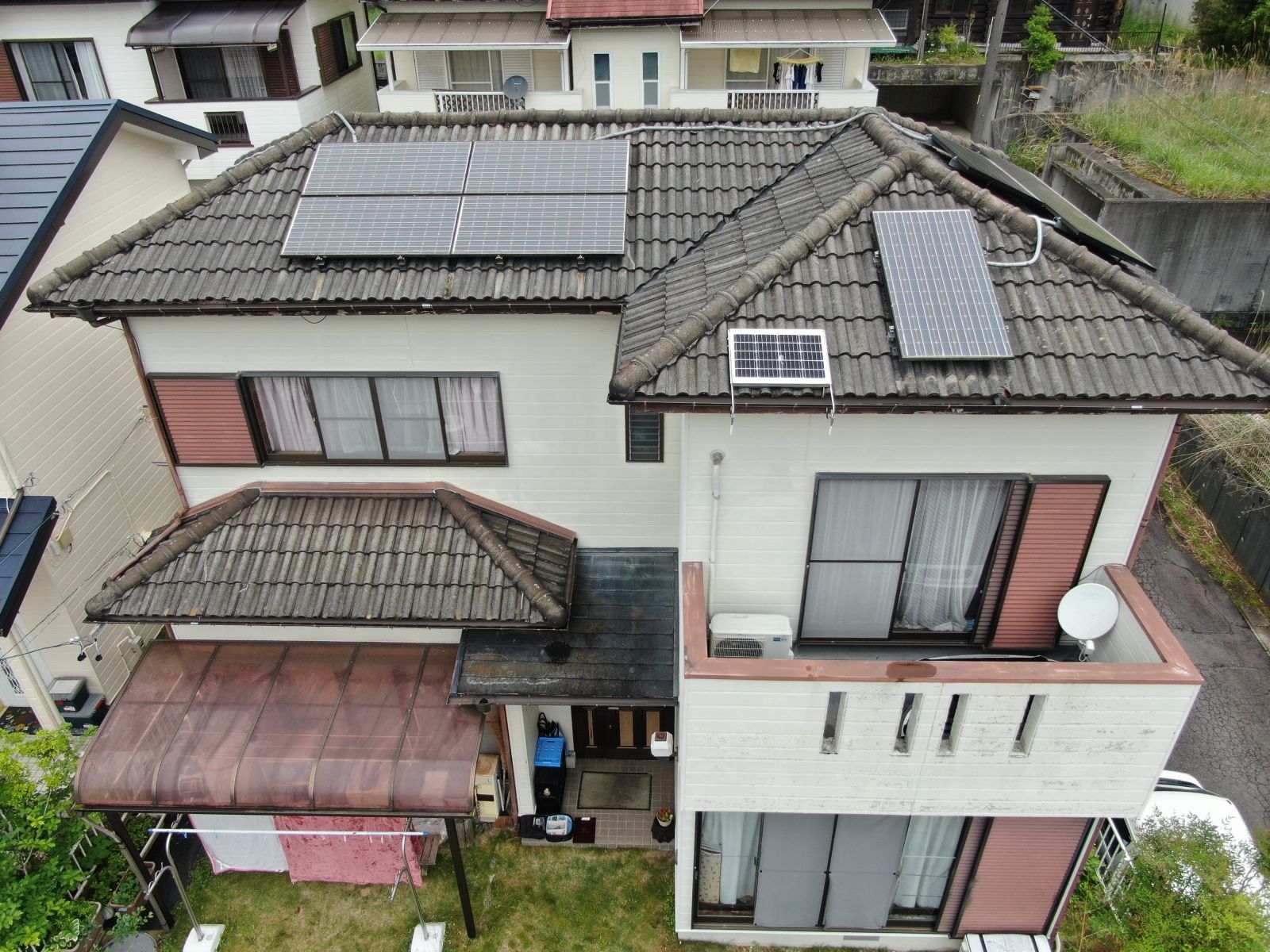 豊田市小松野町　I様邸｜屋根：ブラック系　外壁：グレー系